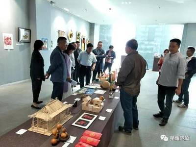 文創之光閃耀校園，教育廳領導親臨指導——時寧國副廳長參觀省職業院校文創設計大賽決賽作品展